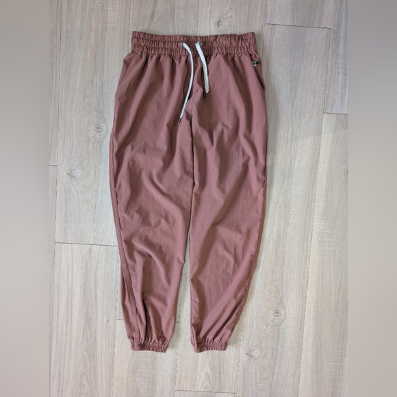Vuori Women's Weekend Jogger Terracotta - Picture 3 of 9